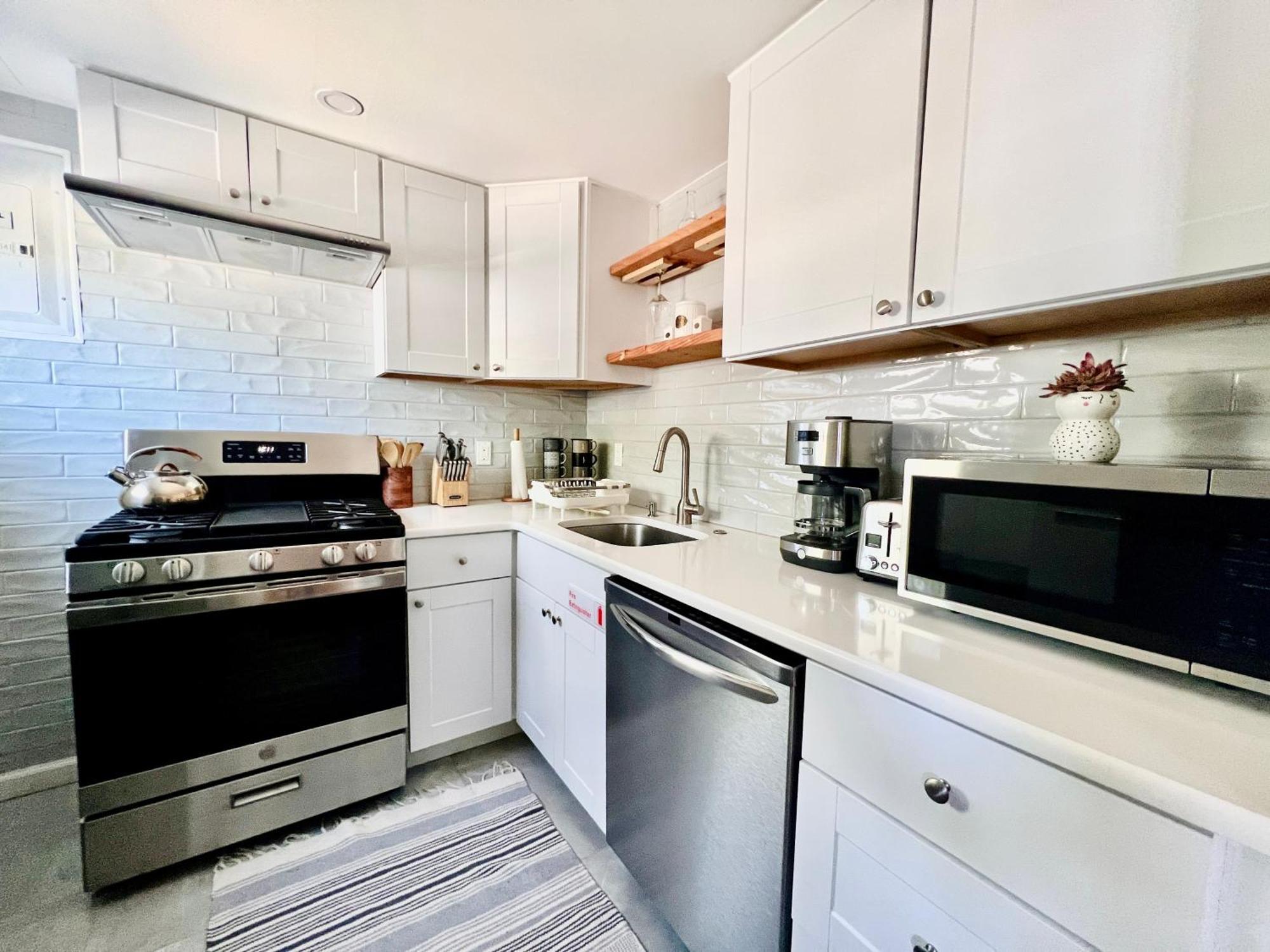 Ultra Modern - Entire 3 Bedroom - 5 Min Walk To The Appartement *